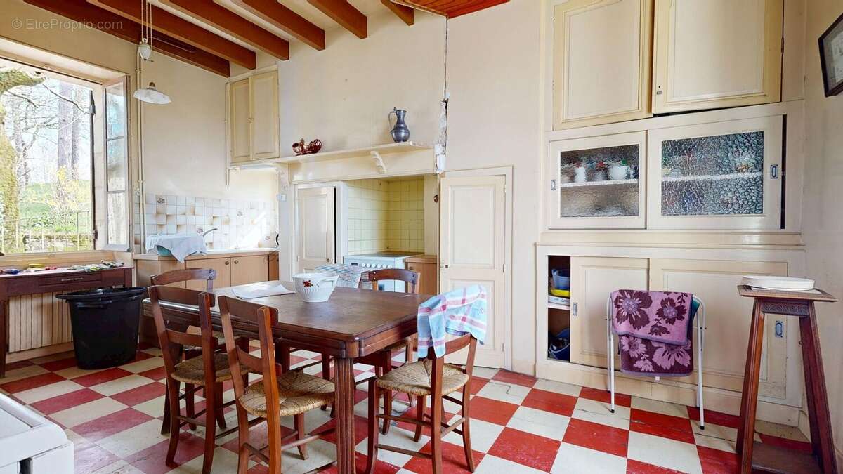 Ensembleenpierressitueaucoeurdunvillageaveccommerc - Maison à SIORAC-EN-PERIGORD