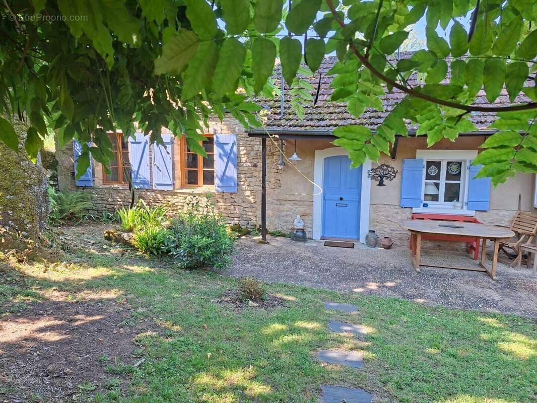 f8f68747ef684375b70e37e2ae60d9cd - Maison à LE BUISSON-DE-CADOUIN
