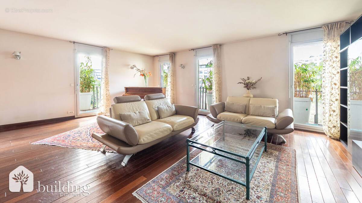 Appartement à PARIS-17E