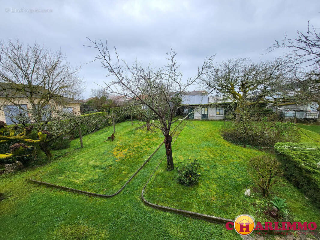 Maison à SAINT-JUNIEN