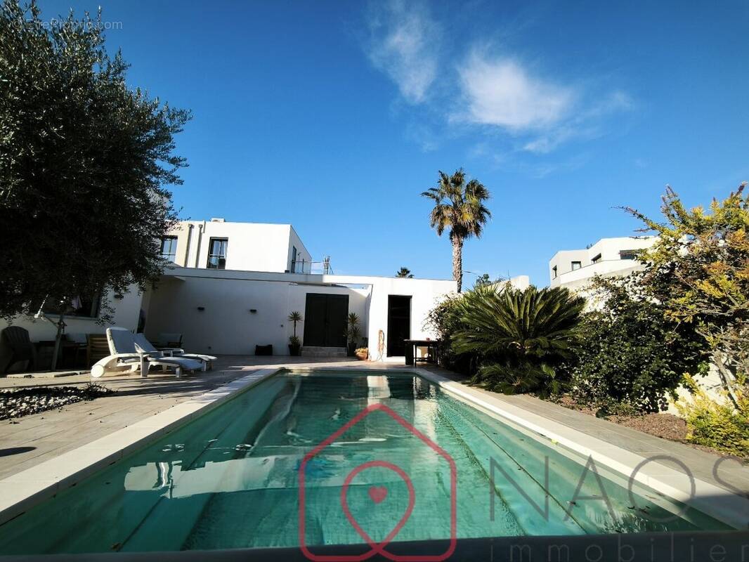 Maison à VILLENEUVE-DE-LA-RAHO