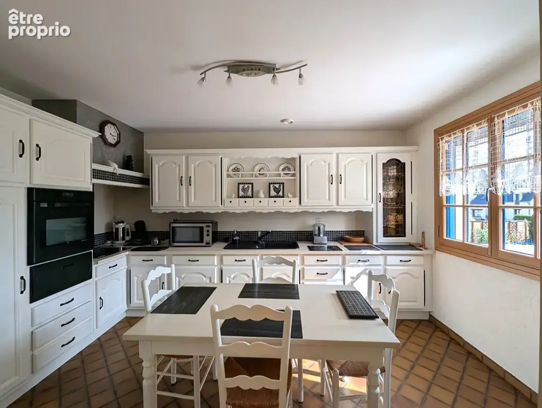 Maison familiale de 247 m² à vendre à Roz-sur-Couesnon - 7 chambres - Terrain de 2 000 m² - Proche bourg et commerces - photo 5