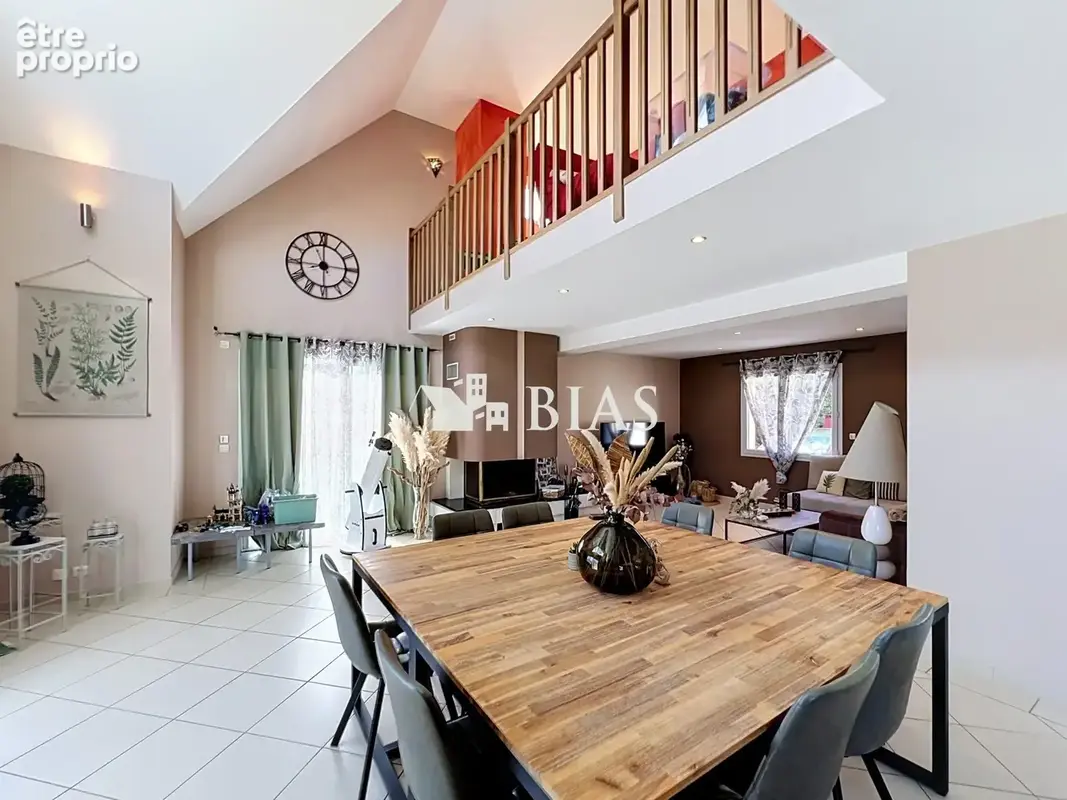 Maison 8 pièces 178 m² à vendre à Bernay (27300) - photo 2