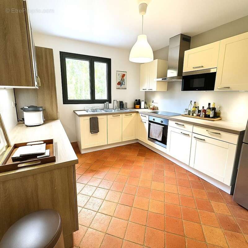 CUISINE - Maison à VOISINS-LE-BRETONNEUX