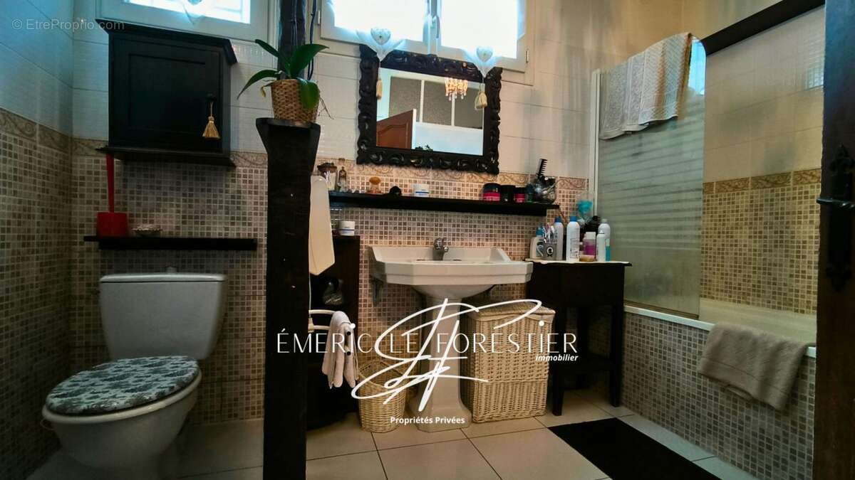 Maison à JUIGNE-DES-MOUTIERS