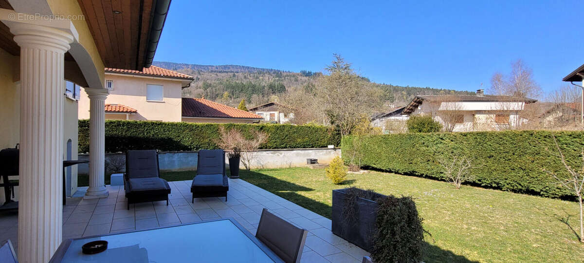 Maison à BELLEGARDE-SUR-VALSERINE