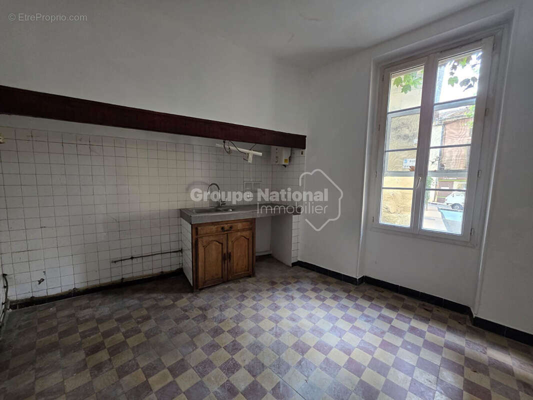 Exclusivité - Maison de ville - A rénover - photo 3