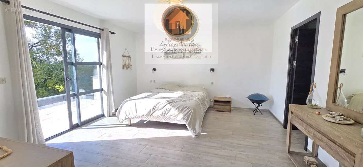 Maison à POEY-DE-LESCAR