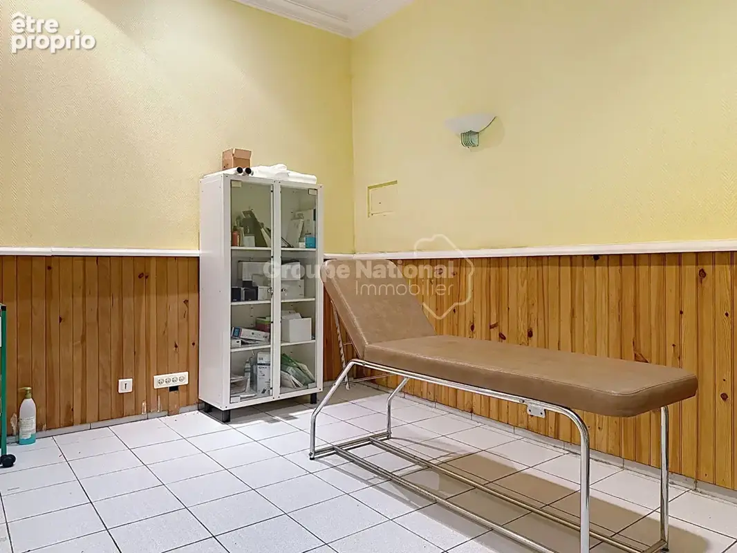 Local commercial Grasse 65 m2 - photo 4