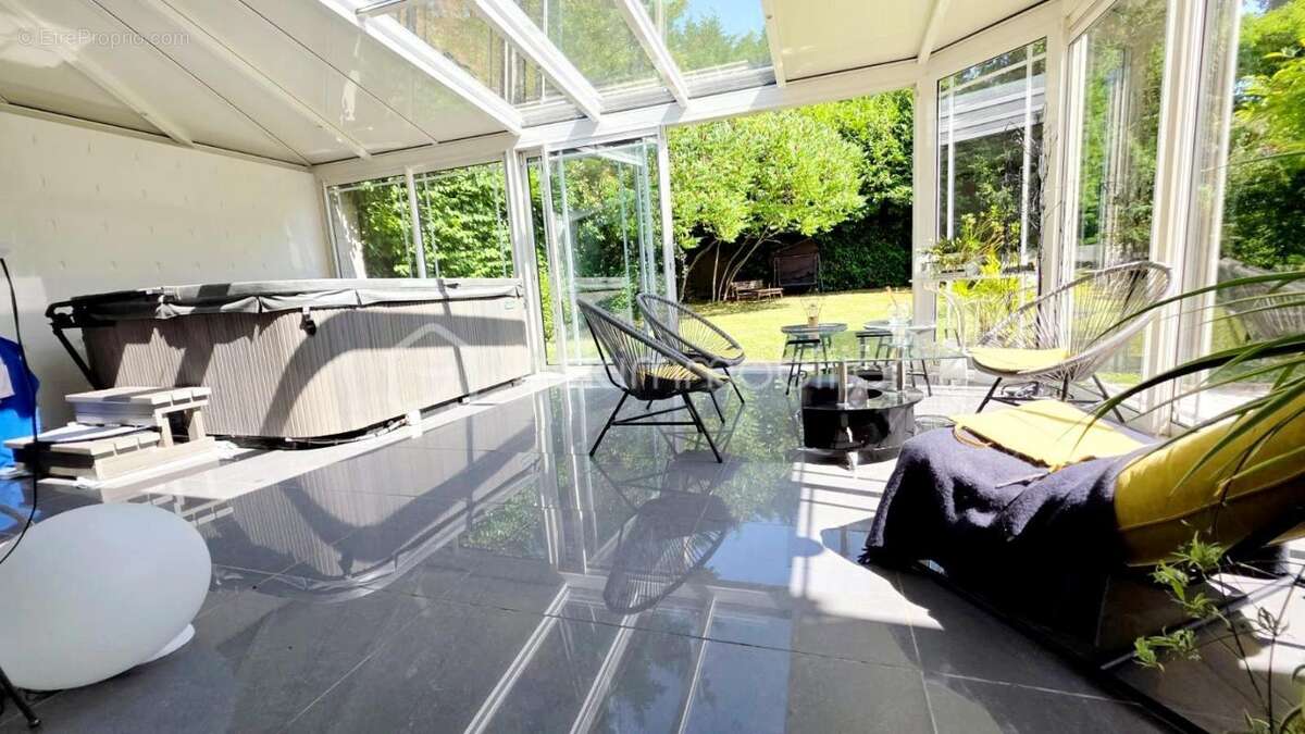 Maison à SAINT-PIERRE-DU-PERRAY