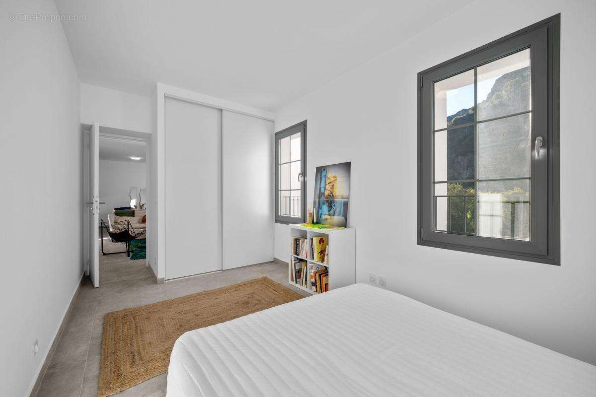 Appartement à TOURRETTE-LEVENS