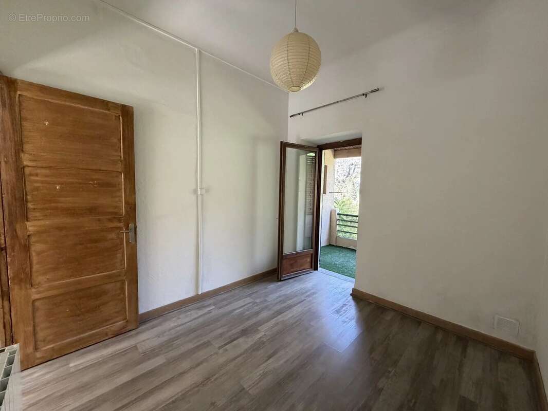 LA COURBAISSE Appartement 2 pièces avec terrasse, vue dégagée sur les montagnes et deux caves - photo 6