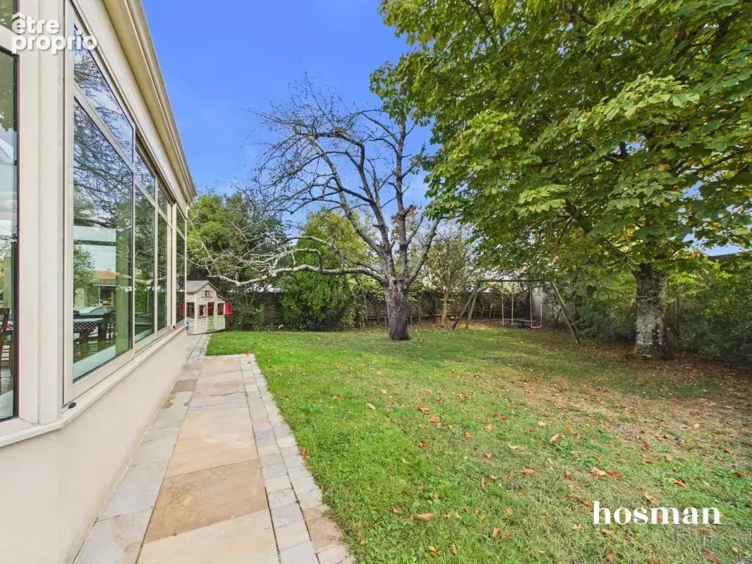 Propriété de 2 maisons (200m² et 73m²) avec piscine et jardin sur une parcelle de 2219m² - Saint-Julien-de-Concelles - photo 14