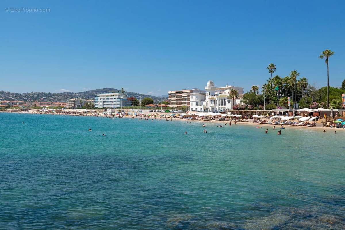VENDU - Exclusivité  - JUAN-LES-PINS - Magnifique 3P avec terrasse de 40m² - piscine - parking en sous sol - à 150 m des plages - photo 21