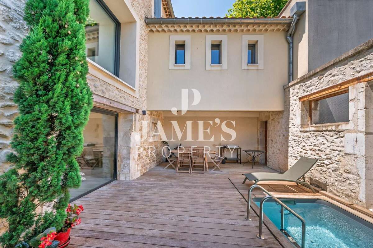Maison 121 m² à Saint-Remy-De-Provence  - photo 2
