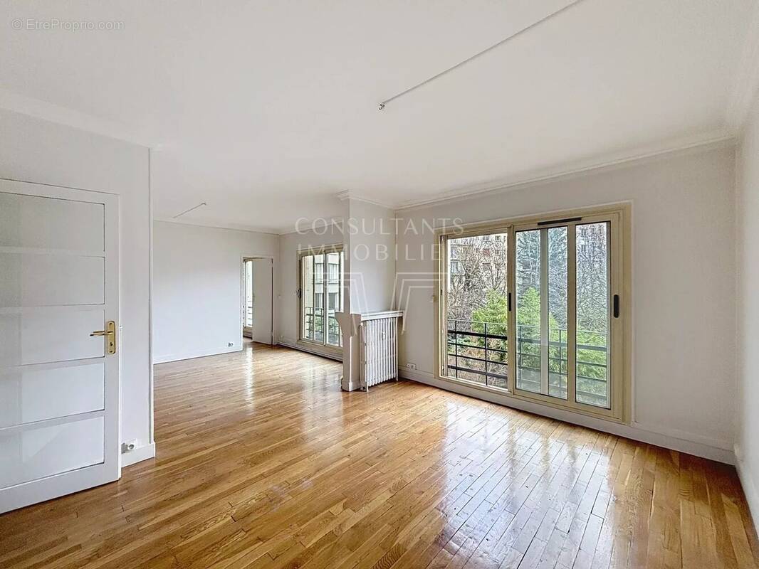 Appartement à NEUILLY-SUR-SEINE