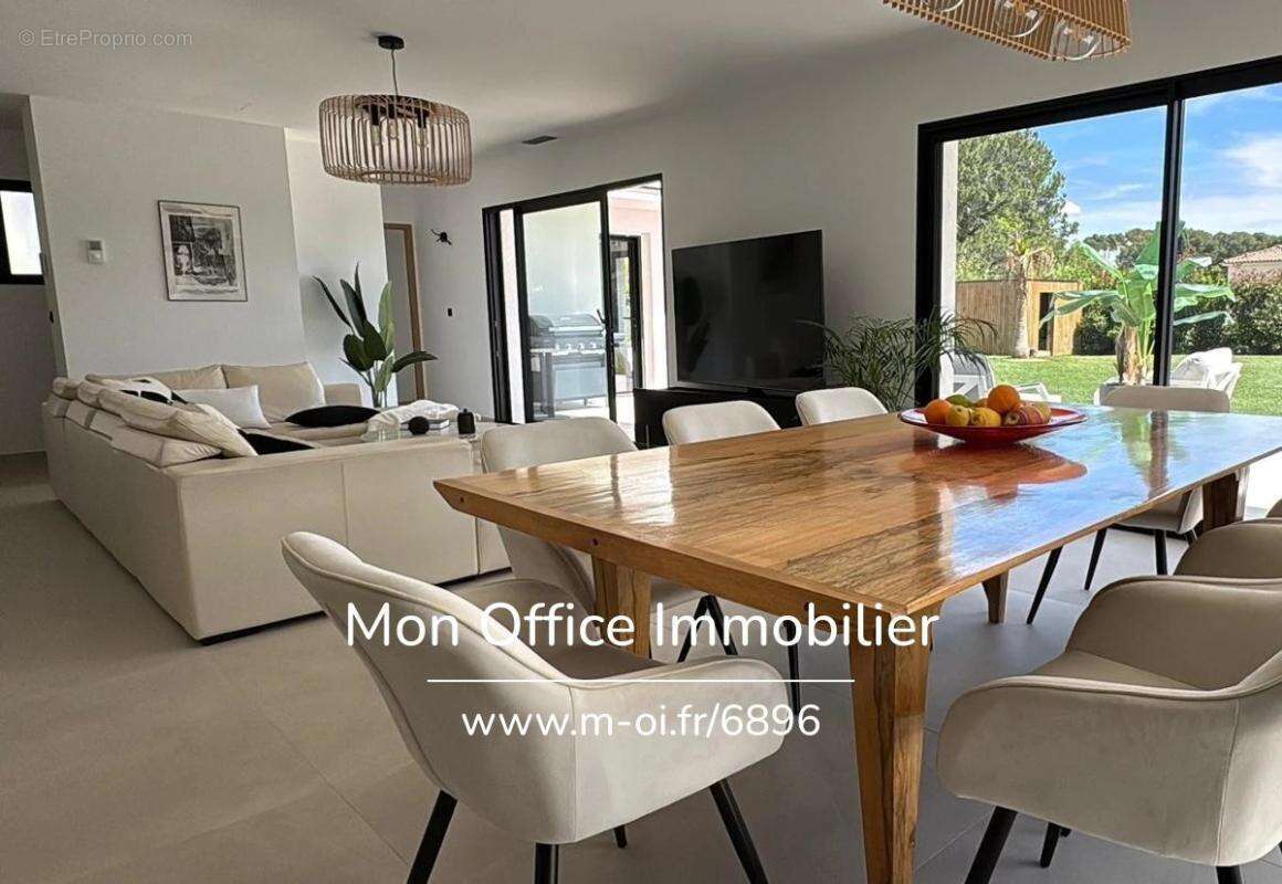 Maison à VENTABREN