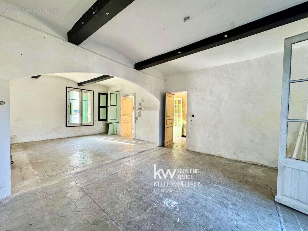 Maison à VACQUIERES