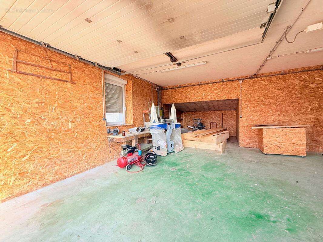 BATIMENT OU LOCAL A  Bretonvillers  200 m2 - photo 7
