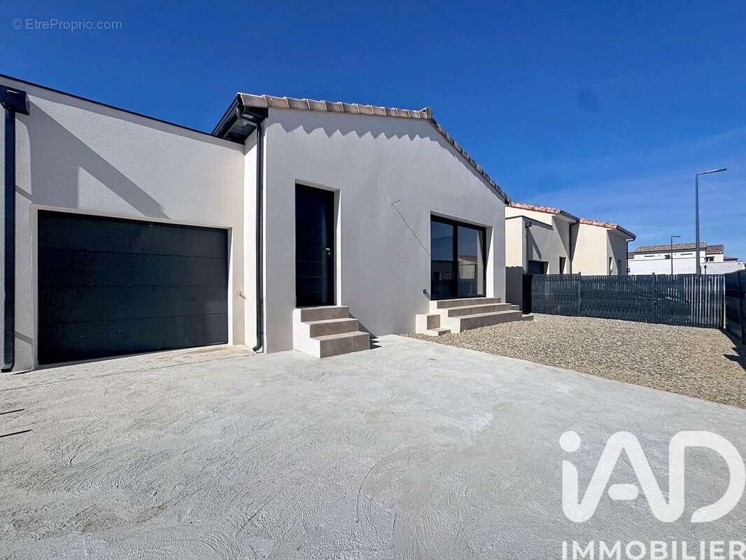 Photo 2 - Maison à SAUVIAN