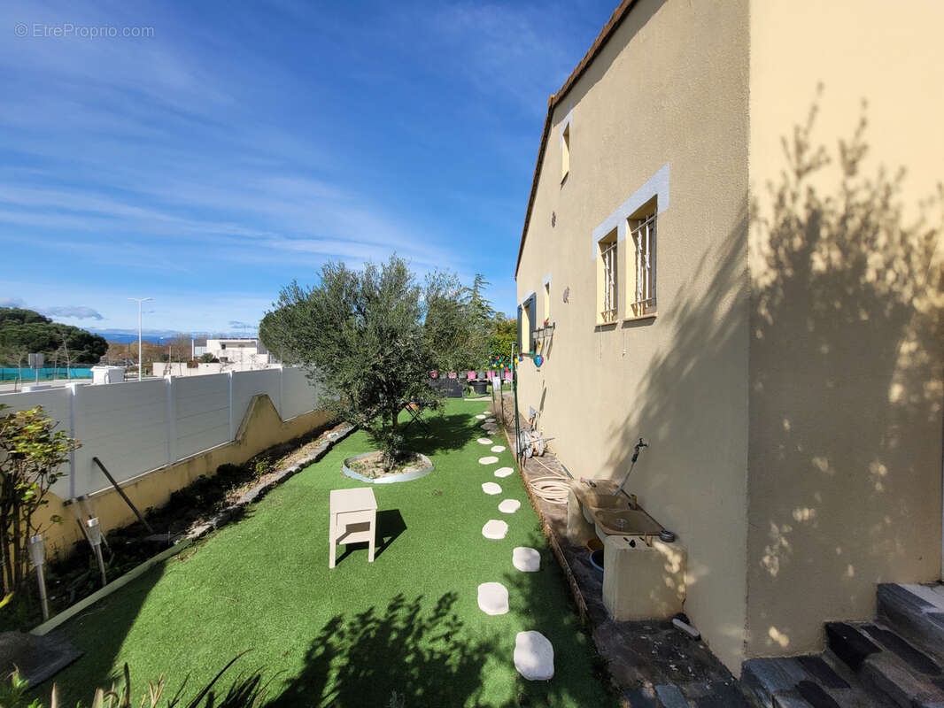 Maison à COLOMBIERS