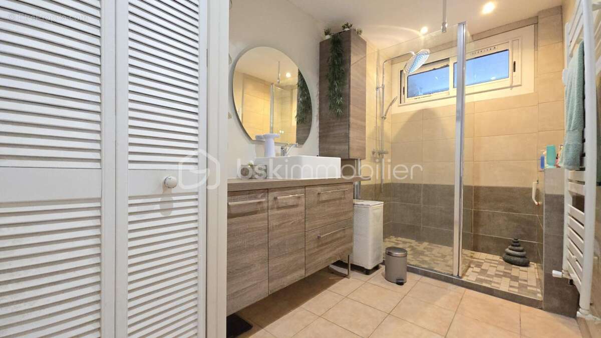 Appartement à LA VALETTE-DU-VAR