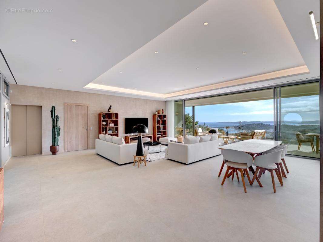 Sainte Maxime - Nartelle - Villa contemporaine d’exception – Vue mer panoramique - photo 8