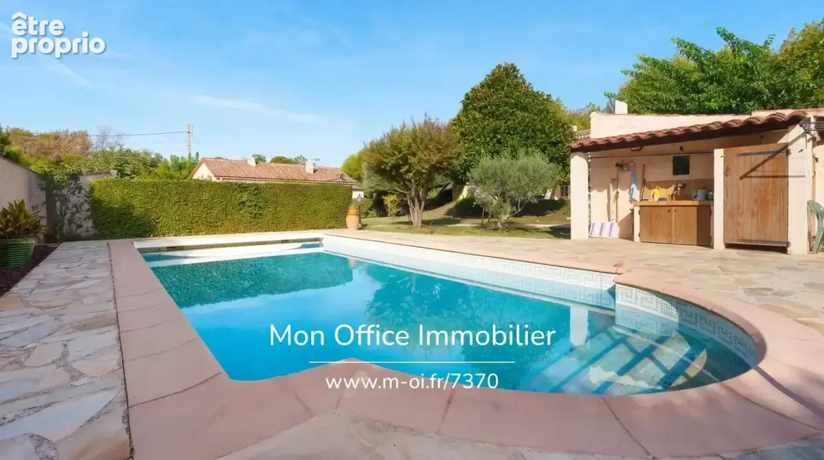 Référence : 7370-MCO - Maison 5 pièces terrain 1089 m² avec dépendance et piscine au calme absolu - photo 1