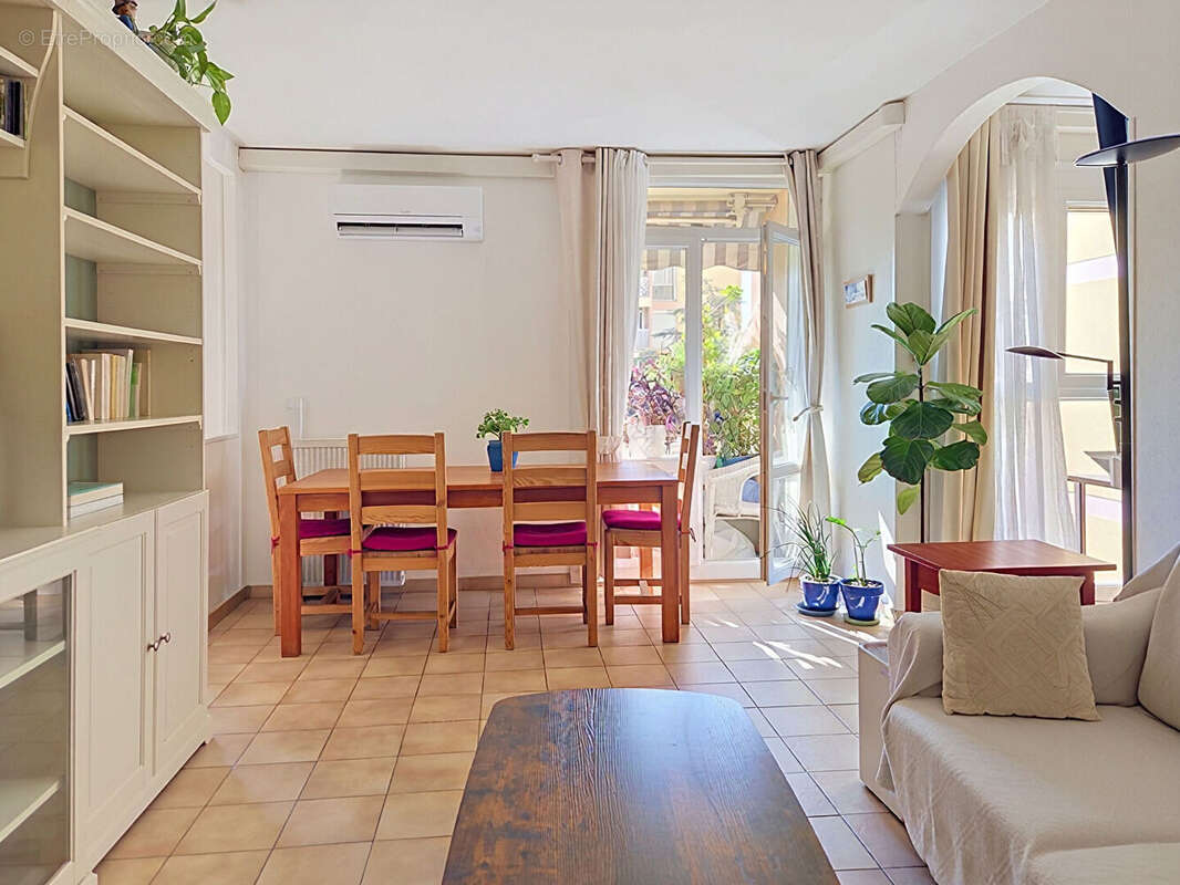 Appartement Marseille 4/5 pièce(s) 94 m2 - 3eme Etage vu dégagée - Balcon + Cave - photo 3