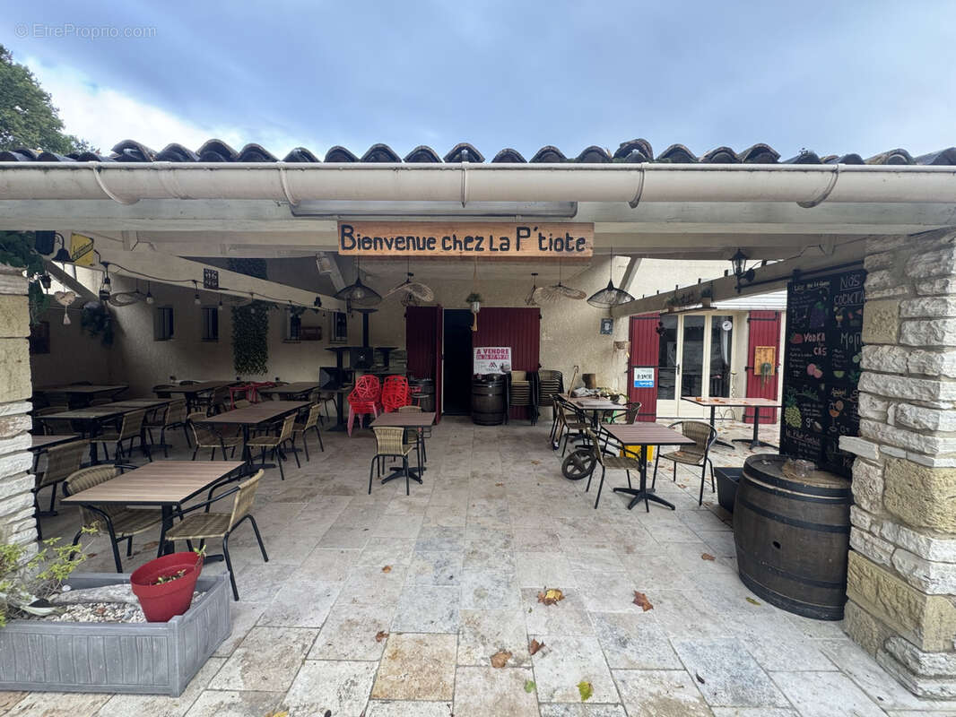 Commerce à LA ROQUE-SUR-CEZE