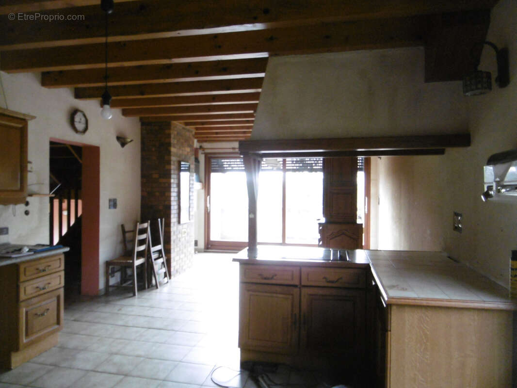 Maison à SAINT-JULIEN-DE-CIVRY