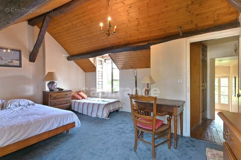 MAISONS LAFFITTE Château - Maison de 230m2, 5 chambres - photo 13