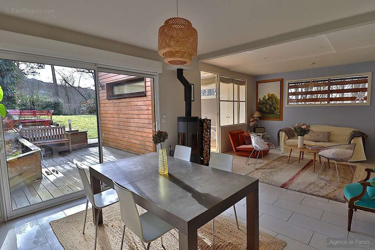 Maison à VERRIERES-LE-BUISSON