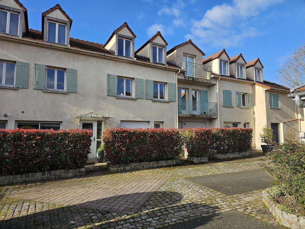 Appartement à SAINT-NOM-LA-BRETECHE