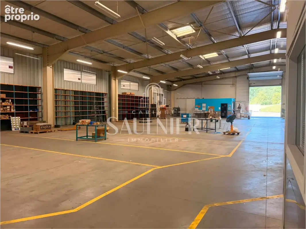 En sortie de Montrichard, A vendre locaux commerciaux et industriels. - photo 7