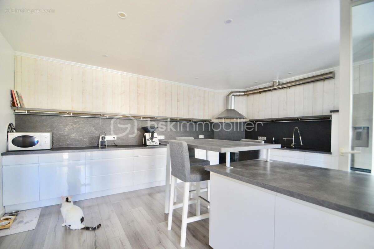 Villa T7 avec piscine, appartement à l'étage et un studio - photo 8