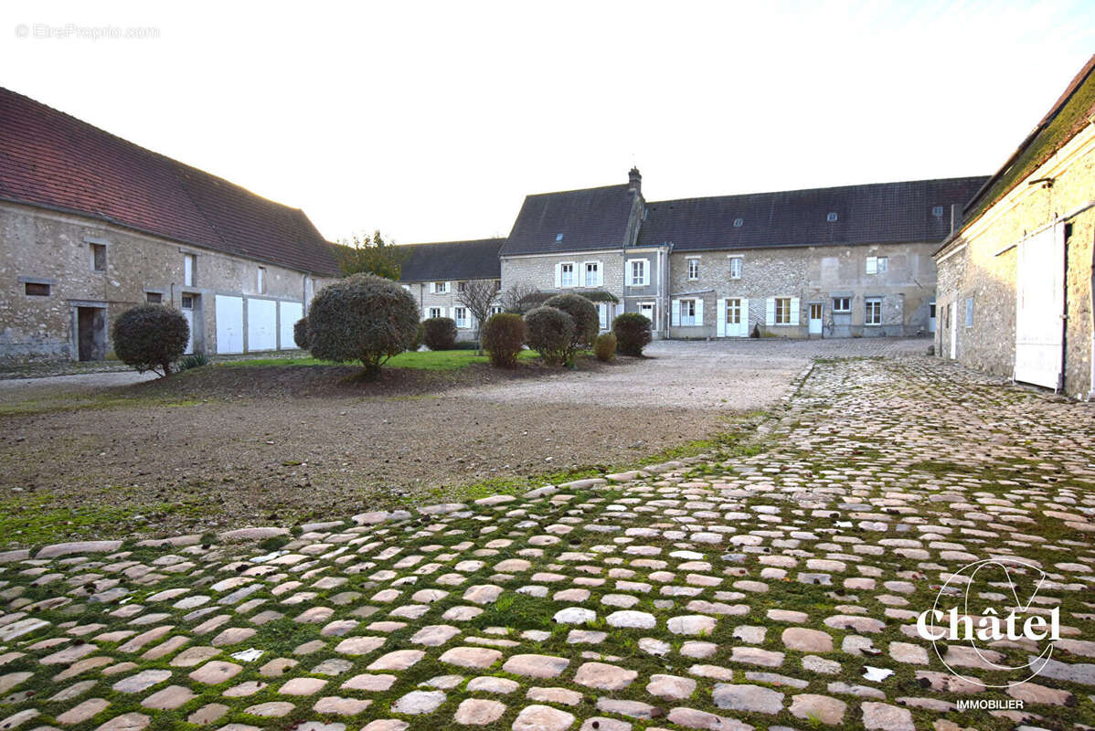 Maison à NANTEUIL-LE-HAUDOUIN