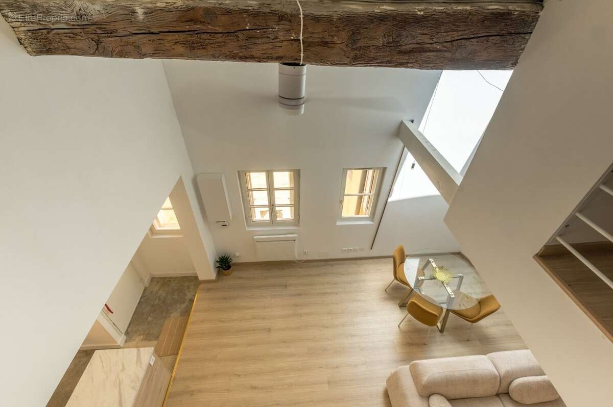 Appartement loft rénové avec mezzanine et belle hauteur sous plafond dans l'Écusson de Montpellier - photo 15