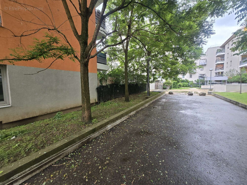 Appartement T3 récent avec terrasse et garage - photo 11