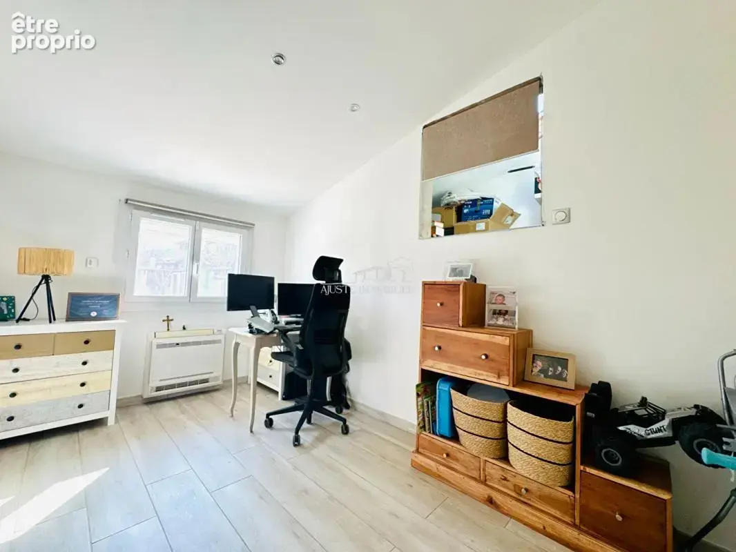 À VENDRE - Superbe maison de plain-pied à Gignac-la-Nerthe - photo 9