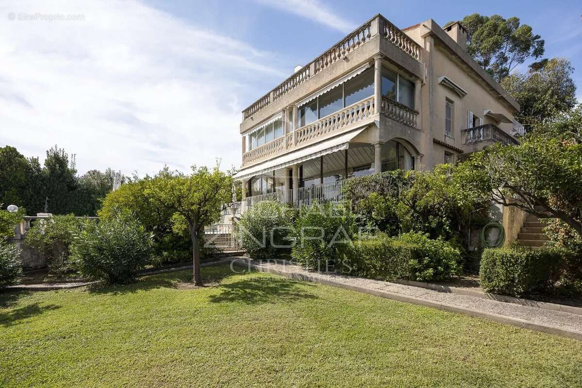 Appartement à VALLAURIS