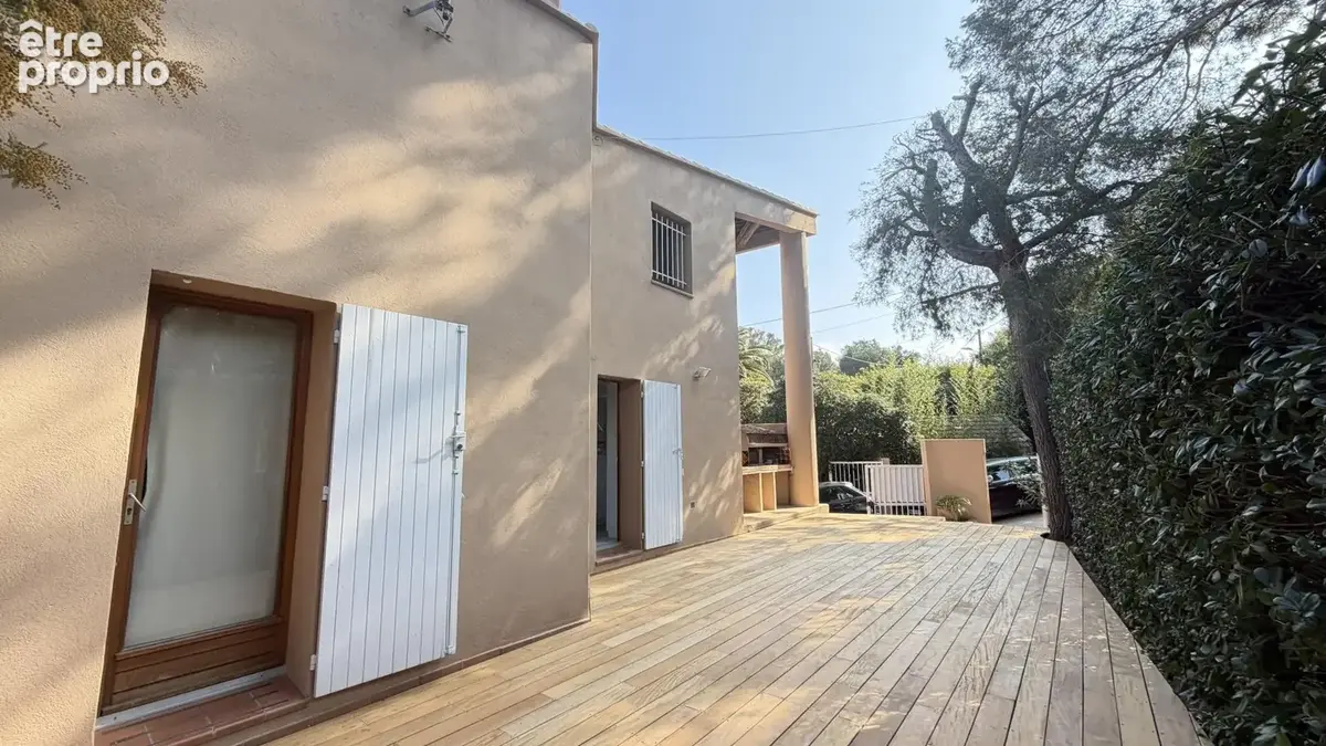 Maison 7 pièces 125 m² à vendre à Six-Fours-Les-Plages (83140) - photo 2