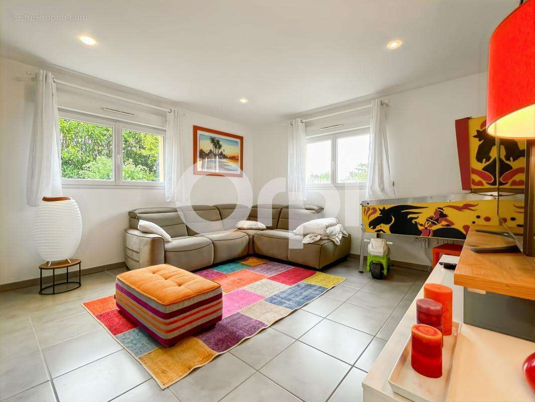 Maison à SAINT-SEBASTIEN-DE-MORSENT