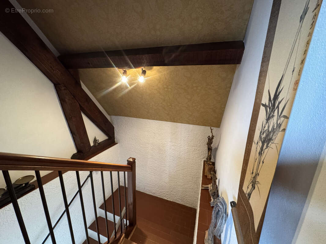 Maison à PUGNY-CHATENOD