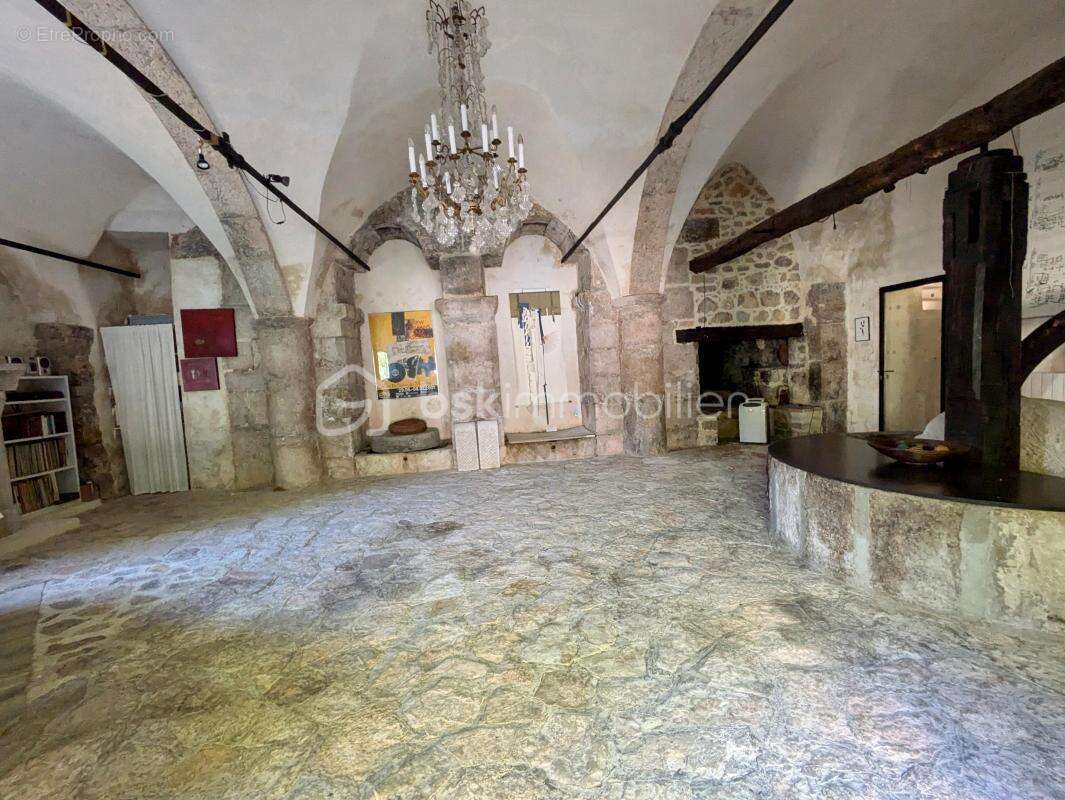 Maison à ENTRECASTEAUX