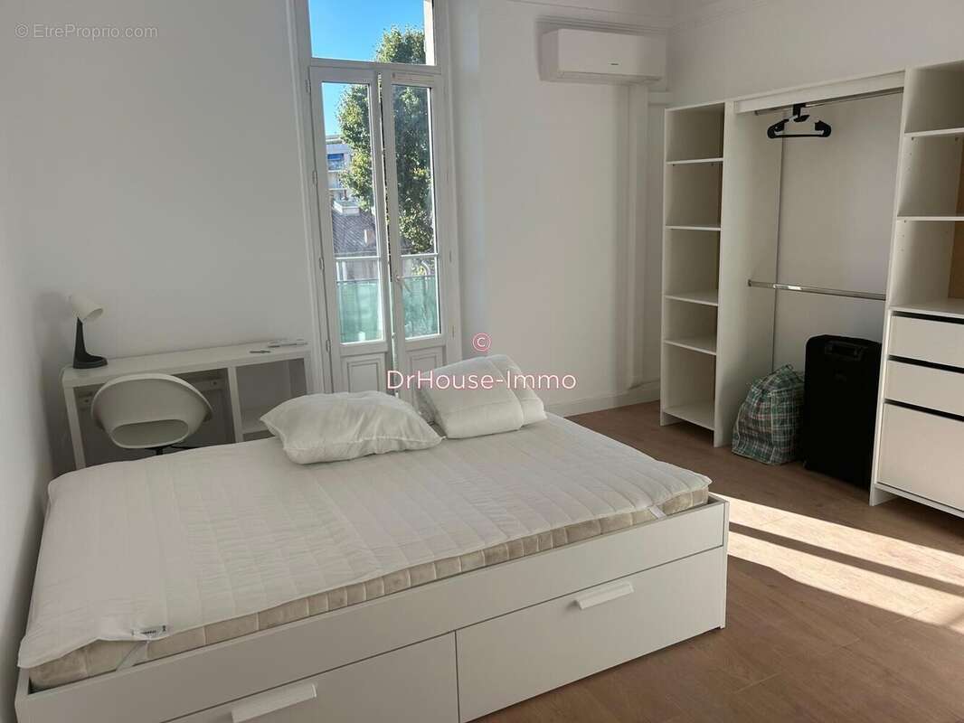 Appartement à MARSEILLE-5E