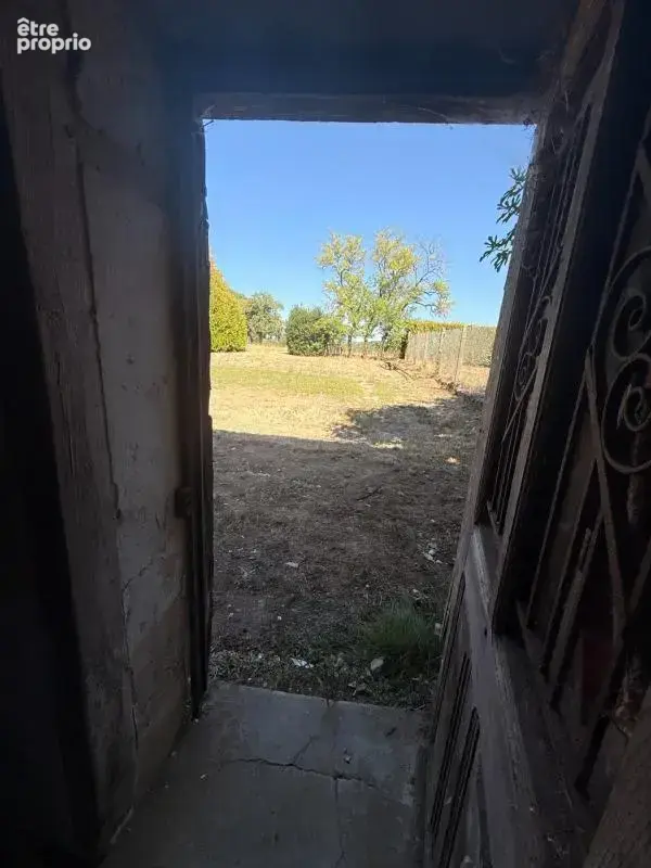 EN EXCLUSIVITE ! Charmante maison en pierre 60m² à rénover, Terrain de 900 m² 18 500 € - photo 2