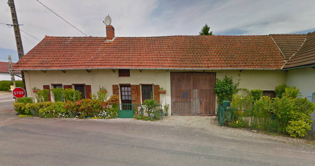 Maison à SAINT-BONNET-EN-BRESSE