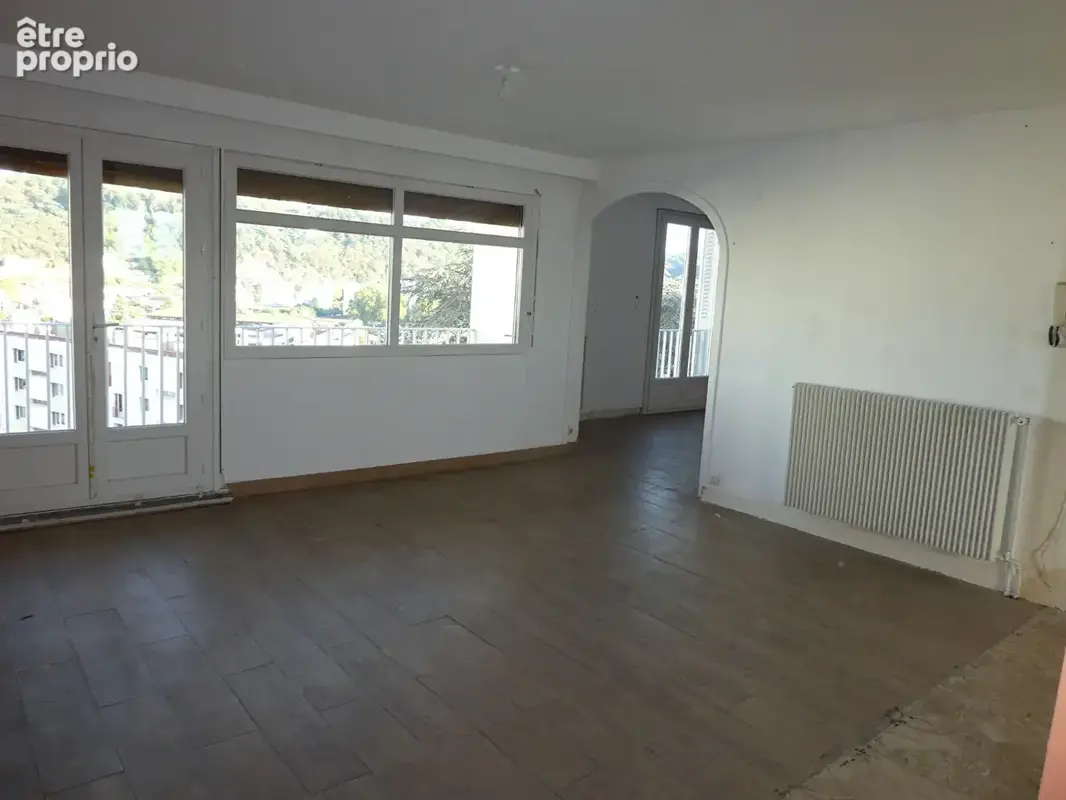 Appartement t4 - 76 m² - dernier étage, vue panoramique et potentiel à exploiter - photo 1