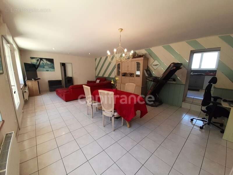 Maison à vendre 4 pièces SAINT THOIS (29520)- 3 chambres- surface habitable 120.27m2- Avec sous-sol- parcelle de 3922m2- dépenda - photo 3